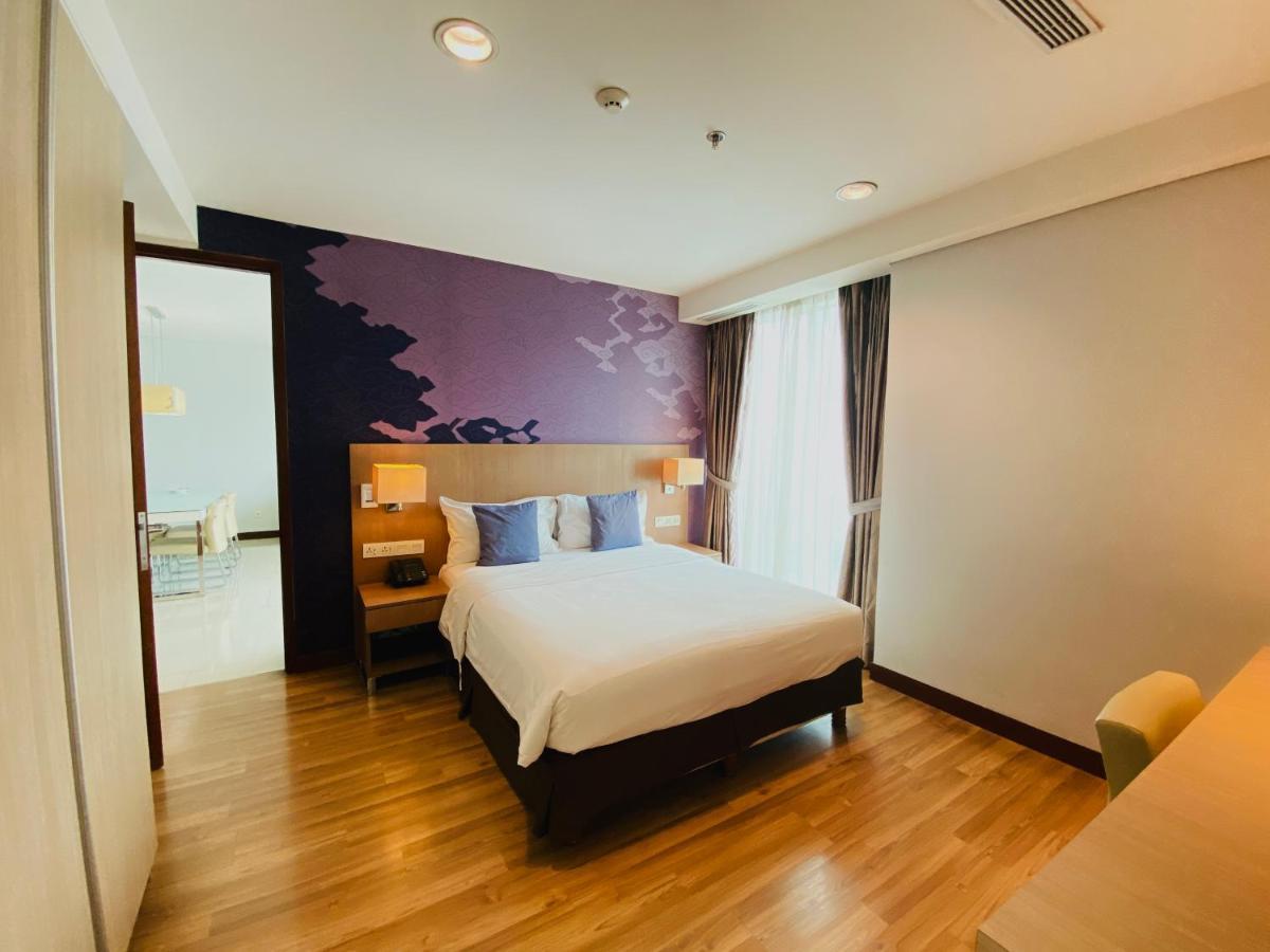 Queen Room,1469598995:JPEG